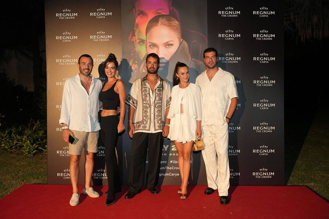 Jennifer Lopez Antalya’yı salladı: Göz kamaştıran performans! Doğum gününü sahnede kutladı - Resim: 3